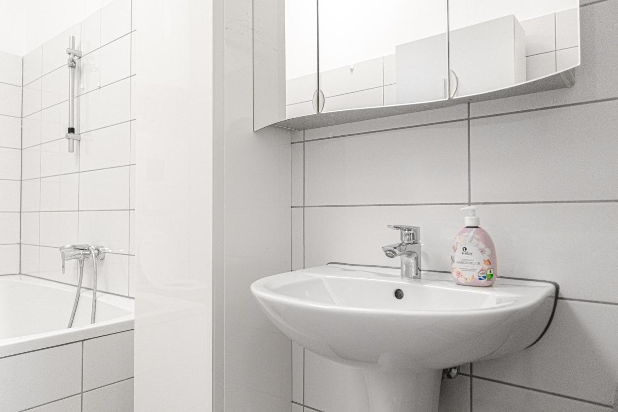 Lovely 2br Shared Apartment, Enkplatz U3, 15min To Center Apartmán